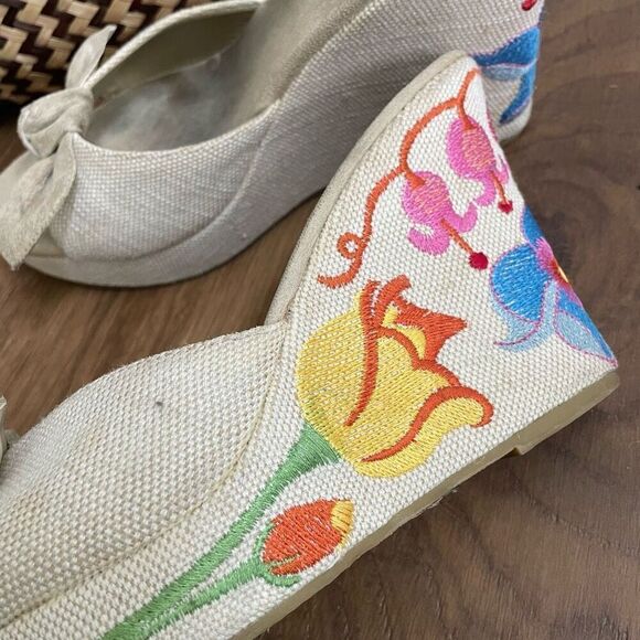 Vintage Y2K Bongo Wedge Sandals Heel Beige Floral Slip On Canvas Embroidered 9.5 - Picture 3 of 9